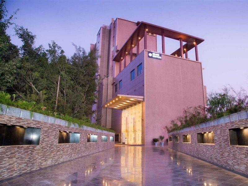 Regenta Central Grand Exotica Pimpri-Chinchwad Exteriér fotografie