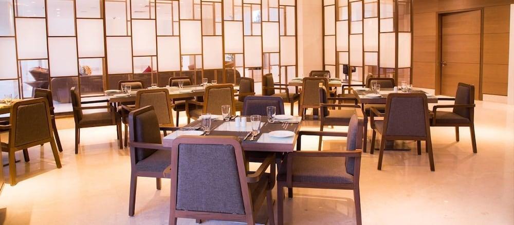 Regenta Central Grand Exotica Pimpri-Chinchwad Exteriér fotografie