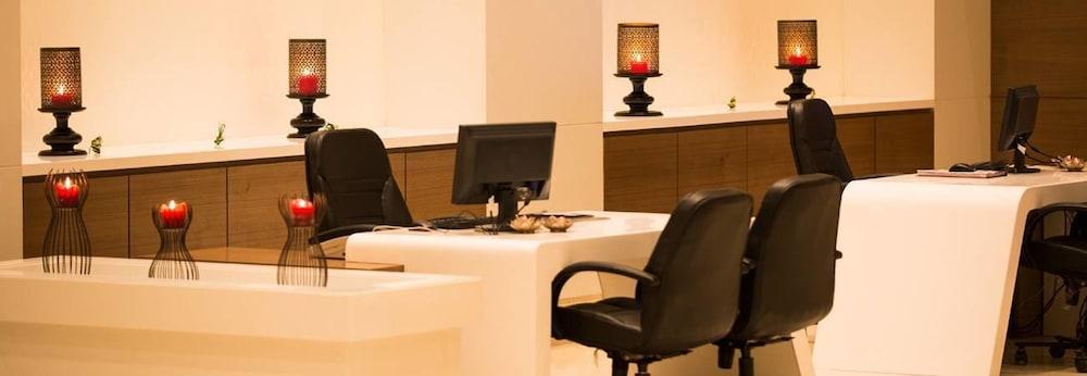 Regenta Central Grand Exotica Pimpri-Chinchwad Exteriér fotografie