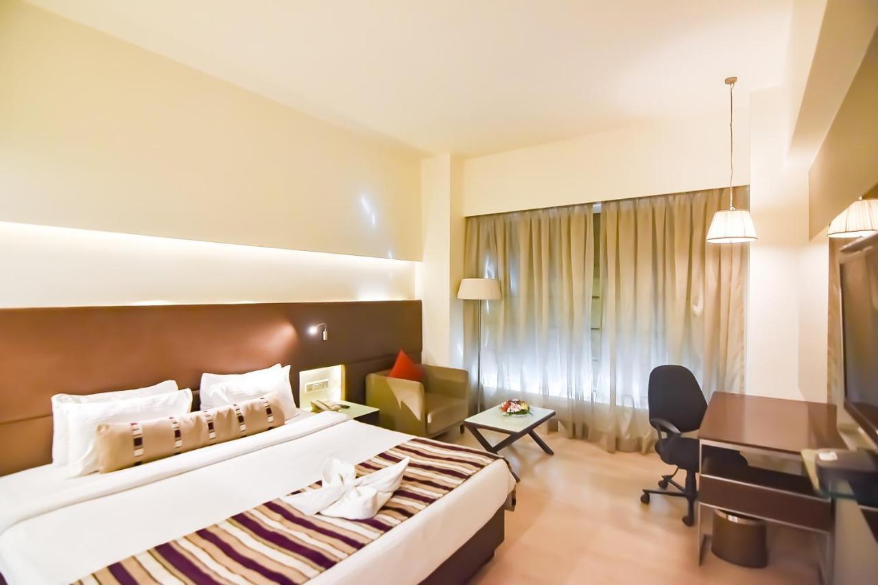Regenta Central Grand Exotica Pimpri-Chinchwad Exteriér fotografie