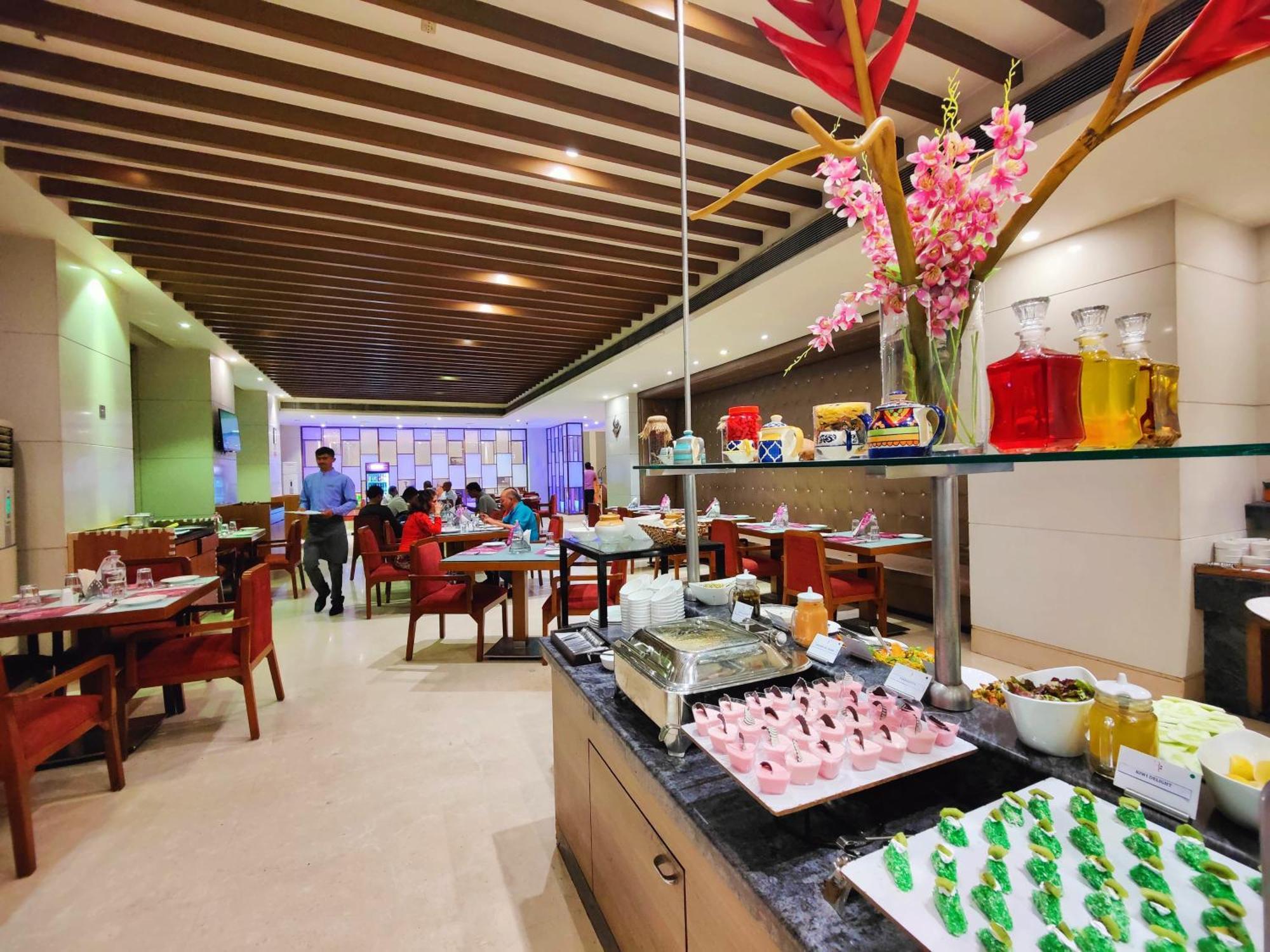 Regenta Central Grand Exotica Pimpri-Chinchwad Exteriér fotografie