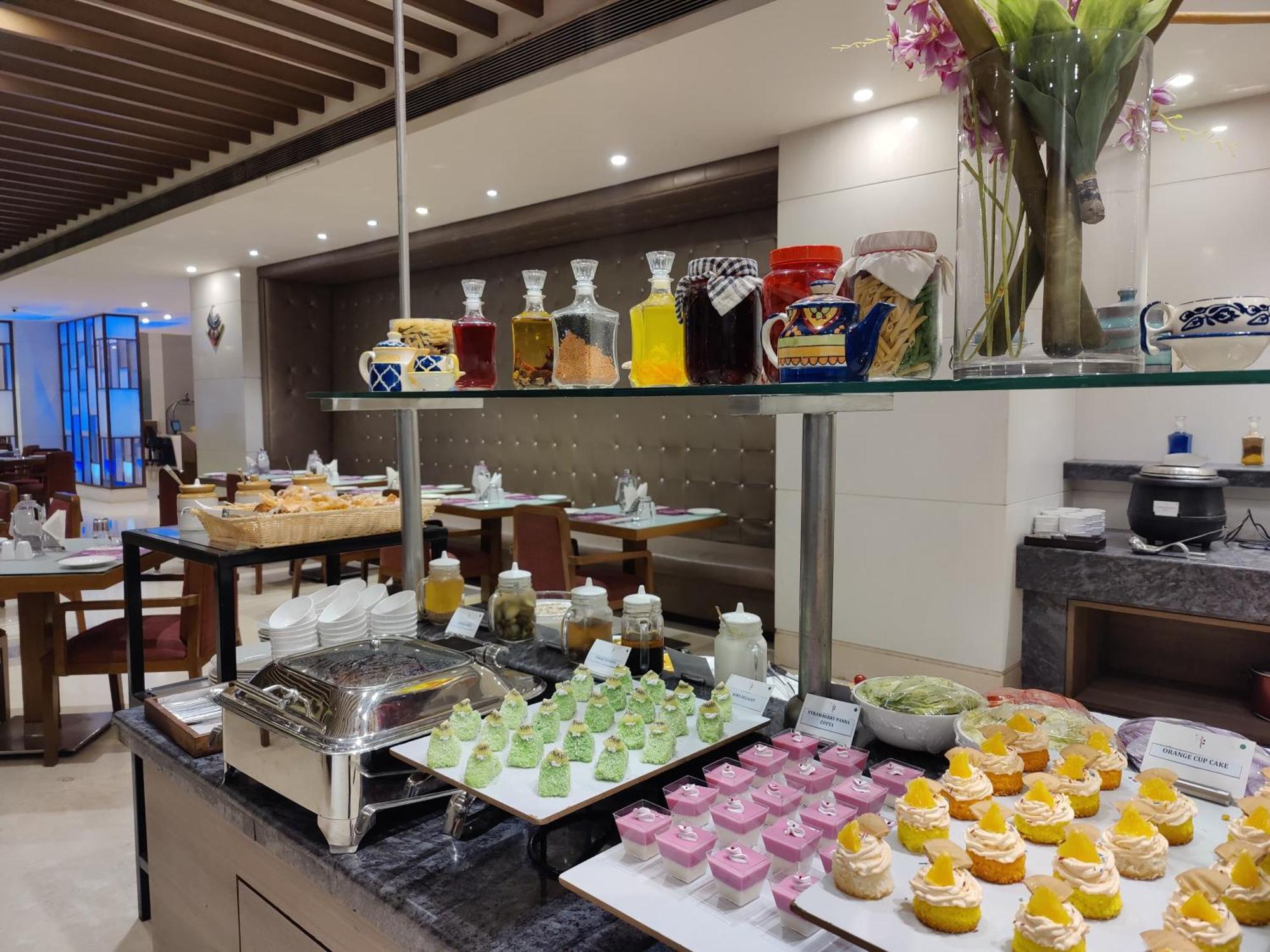 Regenta Central Grand Exotica Pimpri-Chinchwad Exteriér fotografie