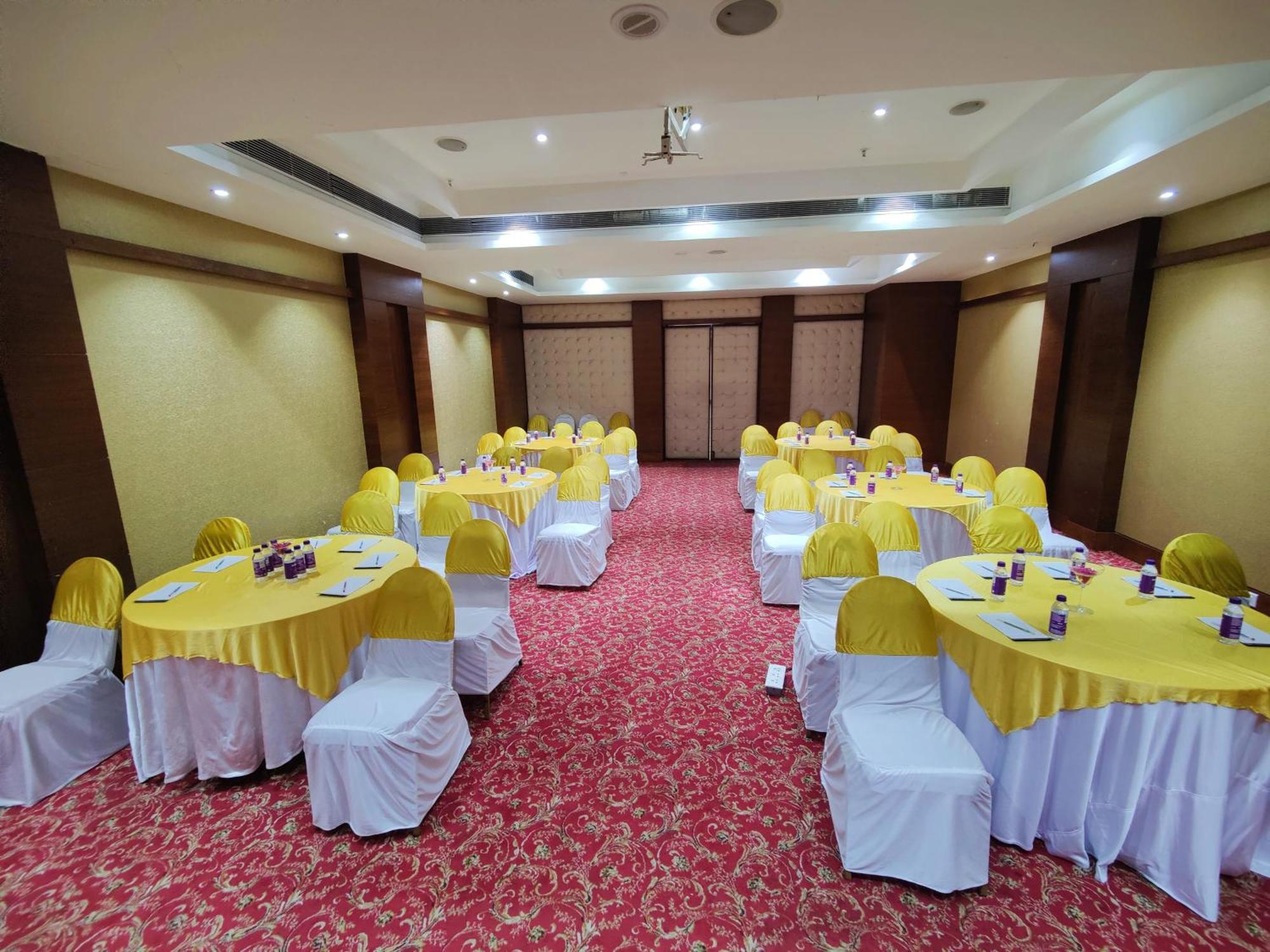 Regenta Central Grand Exotica Pimpri-Chinchwad Exteriér fotografie