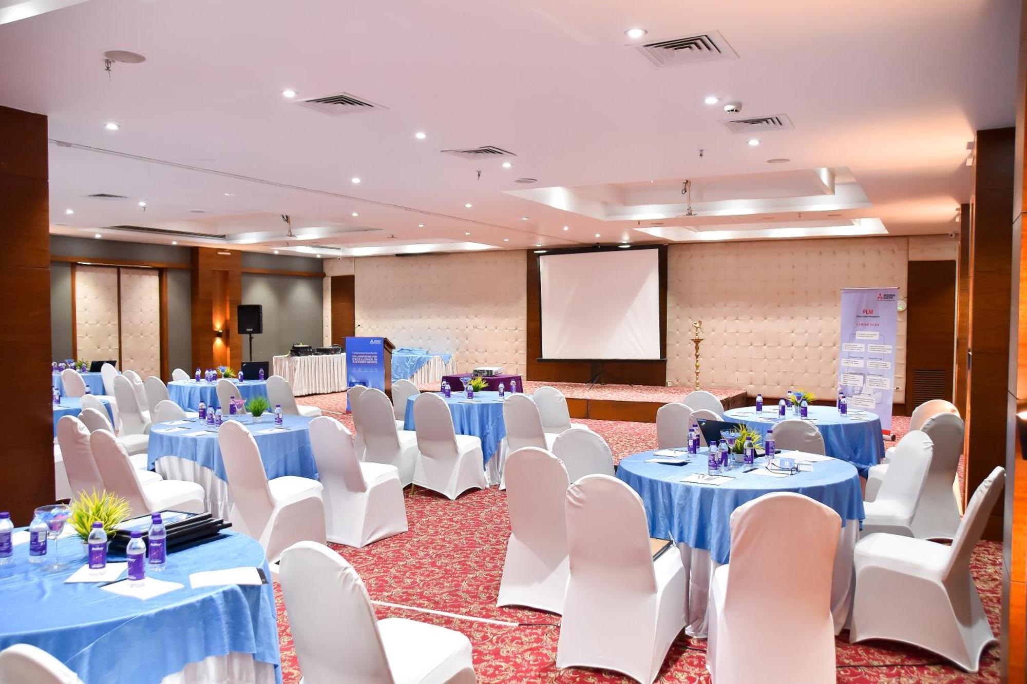 Regenta Central Grand Exotica Pimpri-Chinchwad Exteriér fotografie