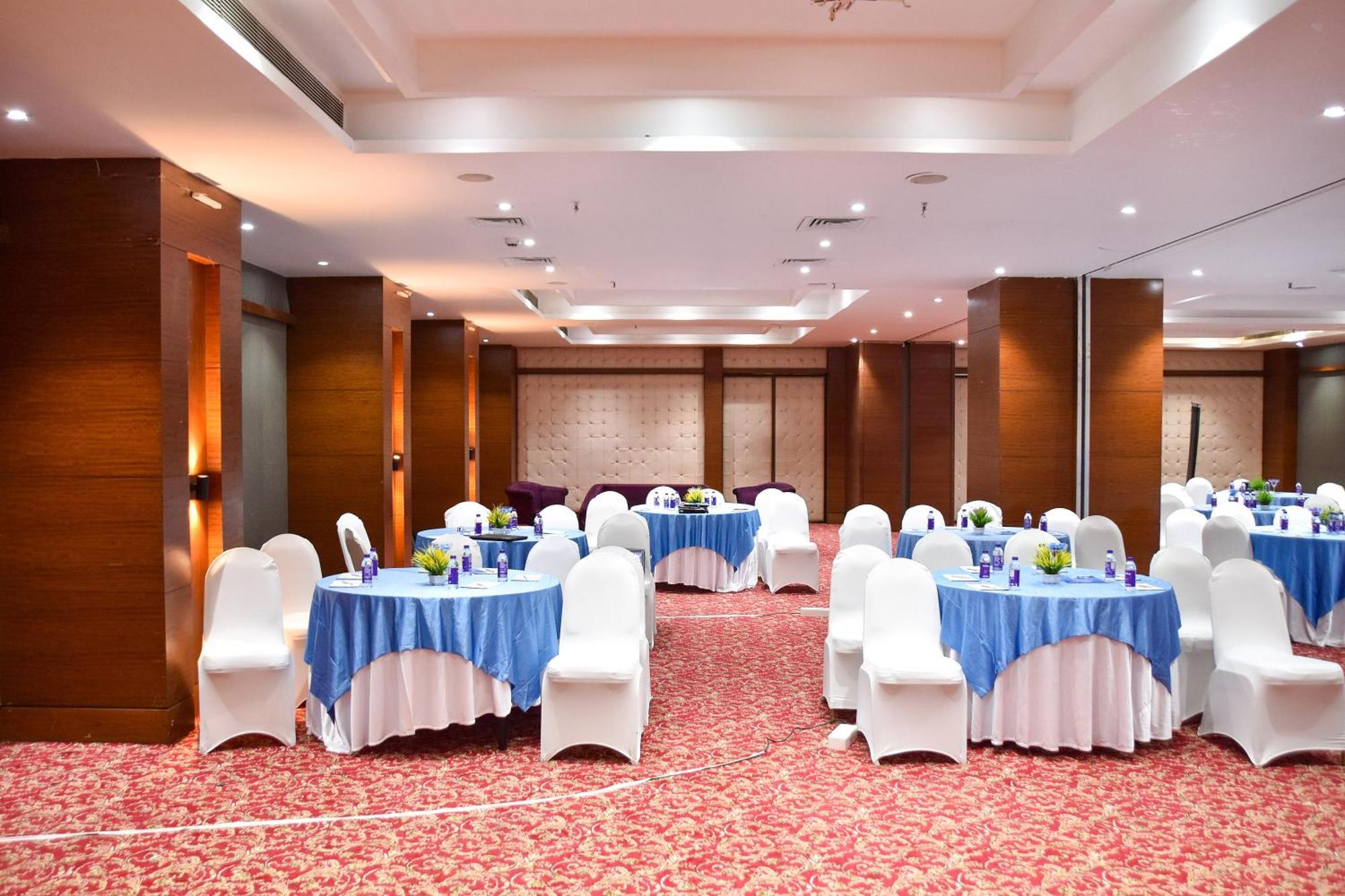Regenta Central Grand Exotica Pimpri-Chinchwad Exteriér fotografie
