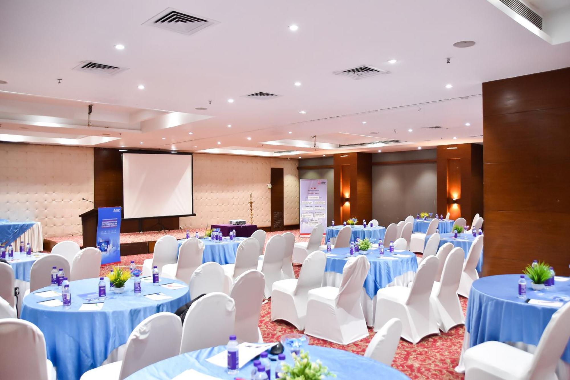 Regenta Central Grand Exotica Pimpri-Chinchwad Exteriér fotografie