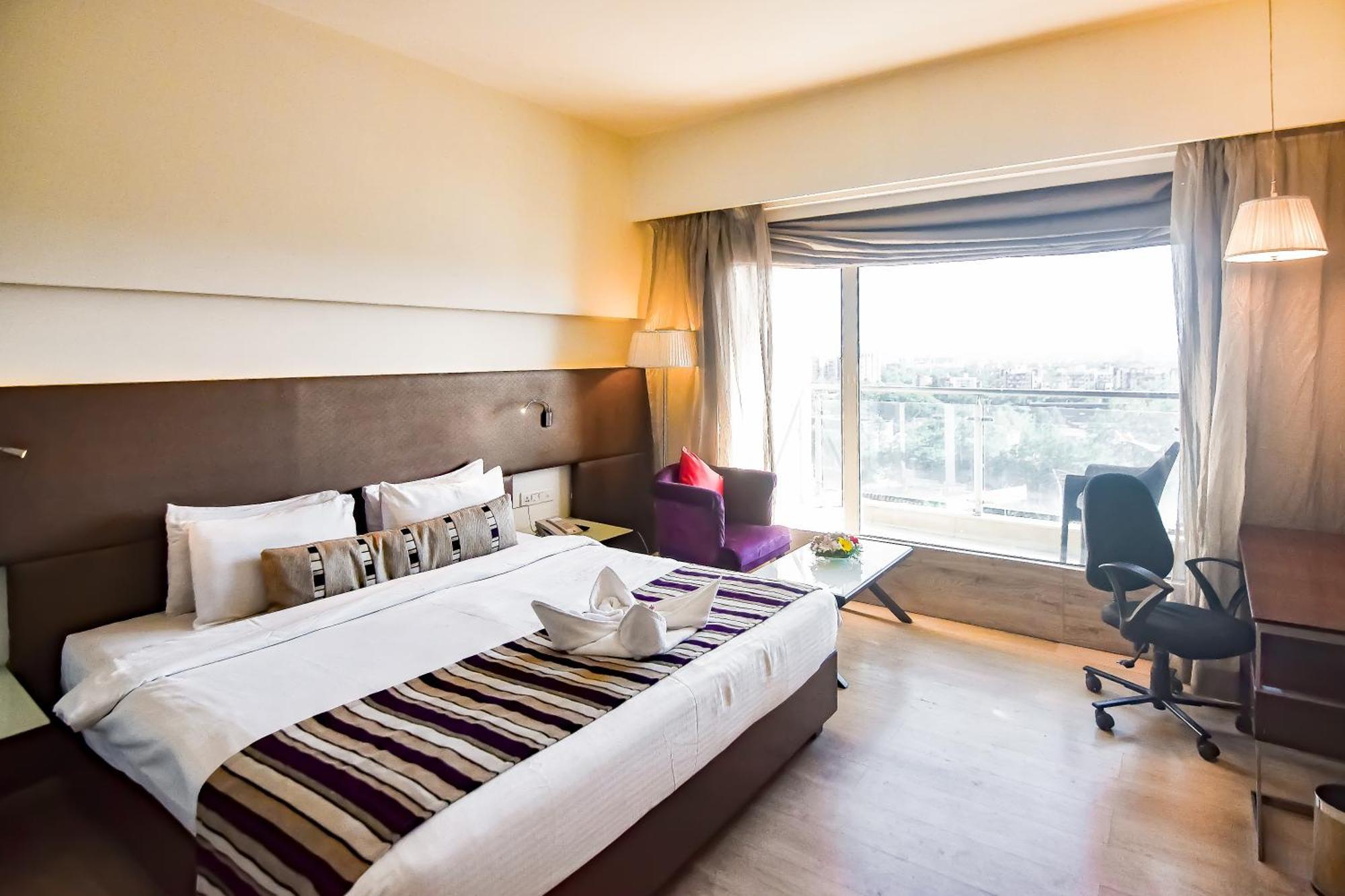 Regenta Central Grand Exotica Pimpri-Chinchwad Exteriér fotografie