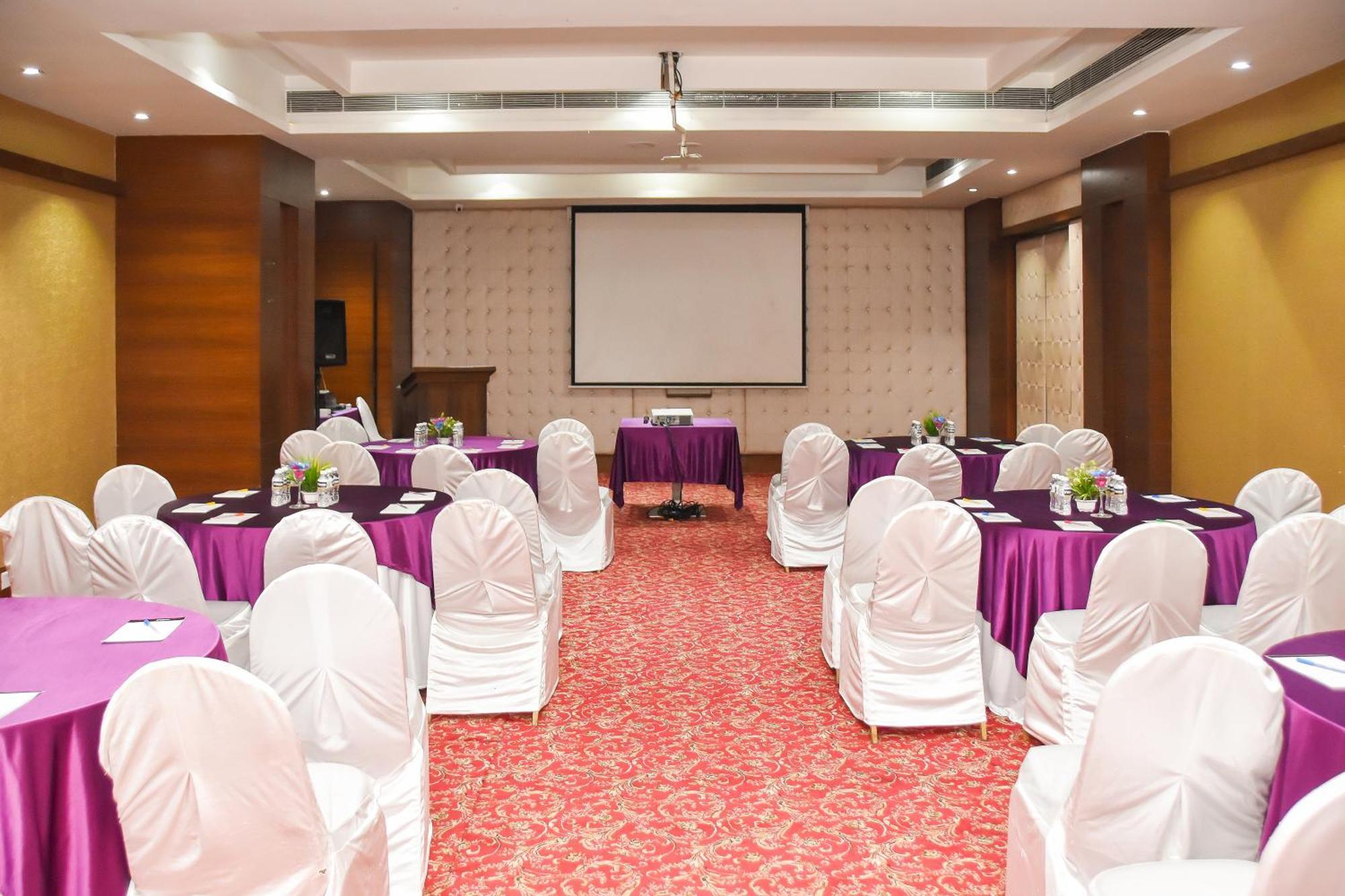 Regenta Central Grand Exotica Pimpri-Chinchwad Exteriér fotografie